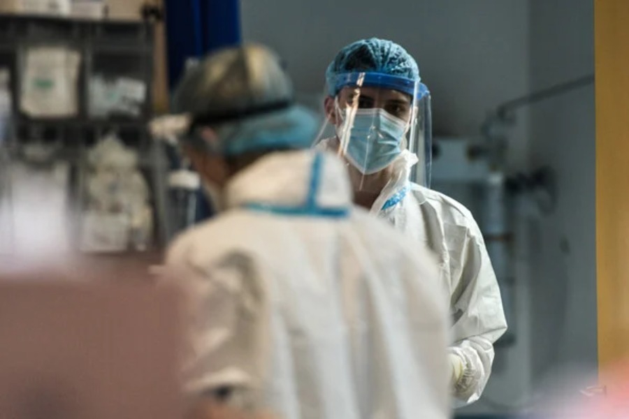 Κορωνοϊός: Τέλος η υποχρεωτική χρήση μάσκας στα νοσοκομεία