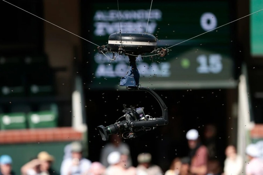 Πρωτοφανής εισβολή από μέλισσες στον αγώνα τένις Αλκαράθ ‑ Ζβέρεφ