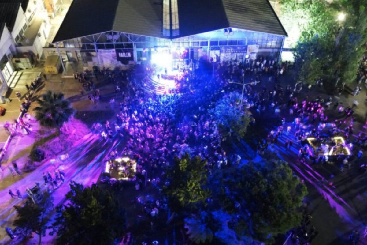 8.000 άτομα σε πάρτι στο Πανεπιστήμιο Θεσσαλίας στον Βόλο – Δεκάδες κλήσεις στο ΕΚΑΒ για ακραία μέθη - Δείτε τις φωτογραφίες