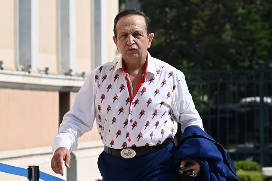 Μπιμπίλας: Μου προκαλεί κατάπληξη ότι οι ετερόφυλοι αποφασίζουν για το τι θα κάνουν οι ομοφυλόφιλοι