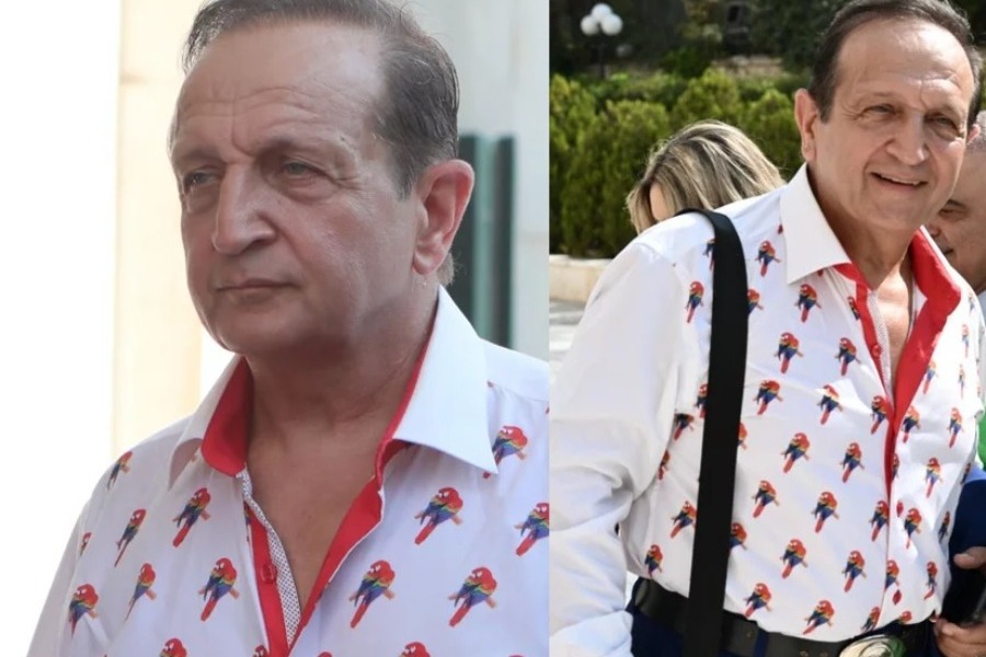 Σπύρος Μπιμπίλας: Με πουκαμισάκι με παπαγάλους στην ορκομωσία της Βουλής
