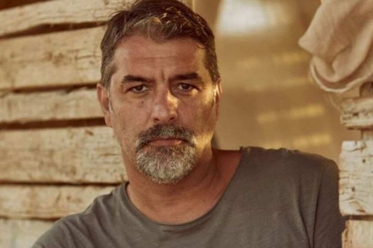 Βασίλης Μπισμπίκης: Στο νοσοκομείο ο ηθοποιός ‑ Υποβλήθηκε σε επέμβαση