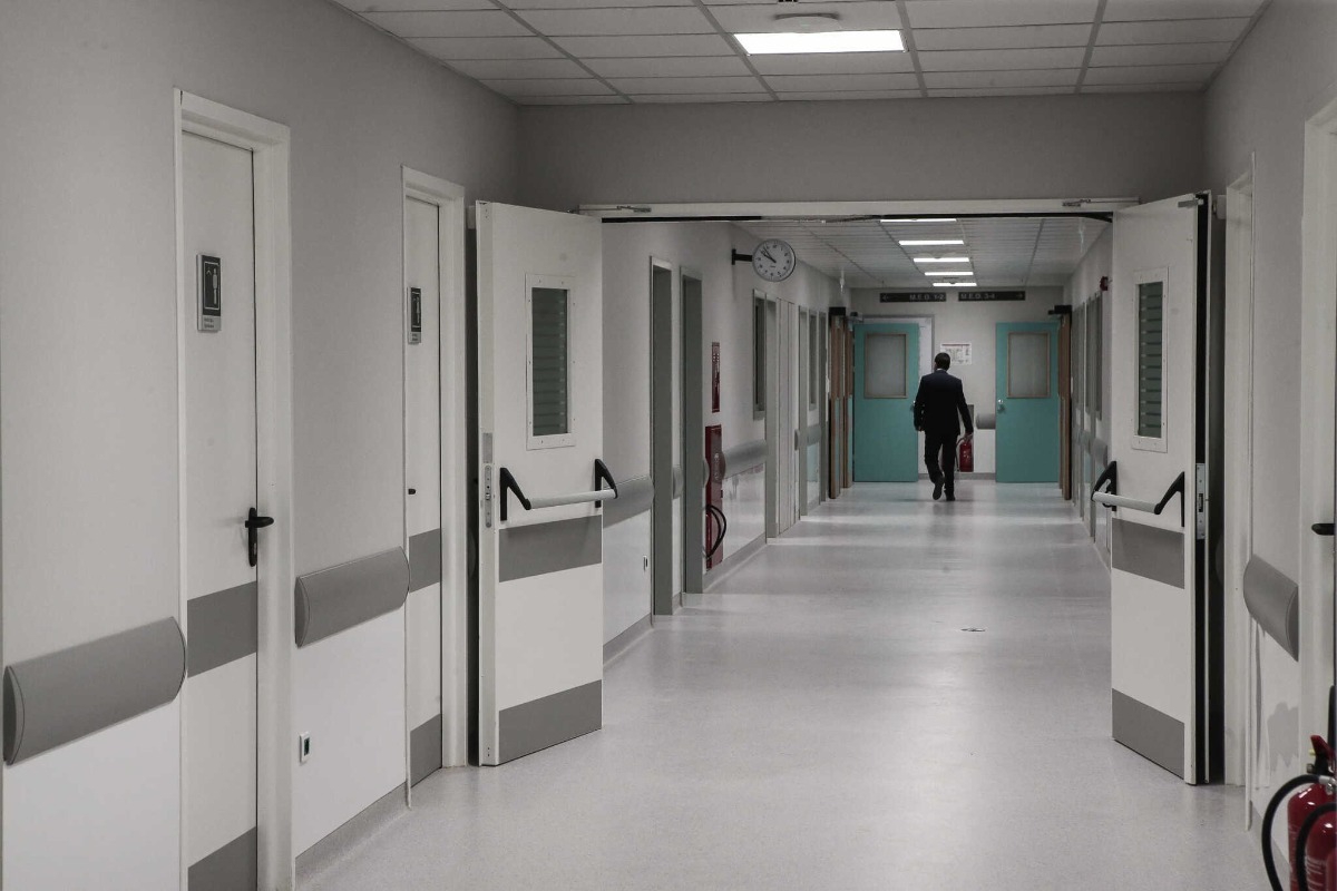 Μέγαρα: Νέες αποκαλύψεις για τον 4χρονο – Είχαν καταγγείλει τη μητέρα και τον σύντροφό της στο Χαμόγελο του Παιδιού