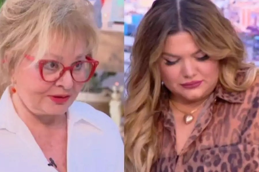 Βίκυ Παγιατάκη σε Δανάη Μπάρκα: «Αλλα μου λένε τα χείλια σου και άλλα τα φιλιά σου»