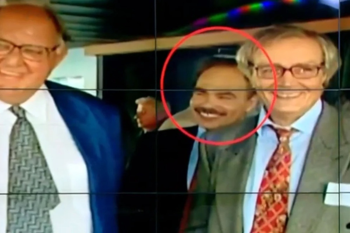 Μακελειό στη Γλυφάδα: Όταν ο Αιγύπτιος πόζαρε δίπλα σε πολιτικούς και καλλιτέχνες