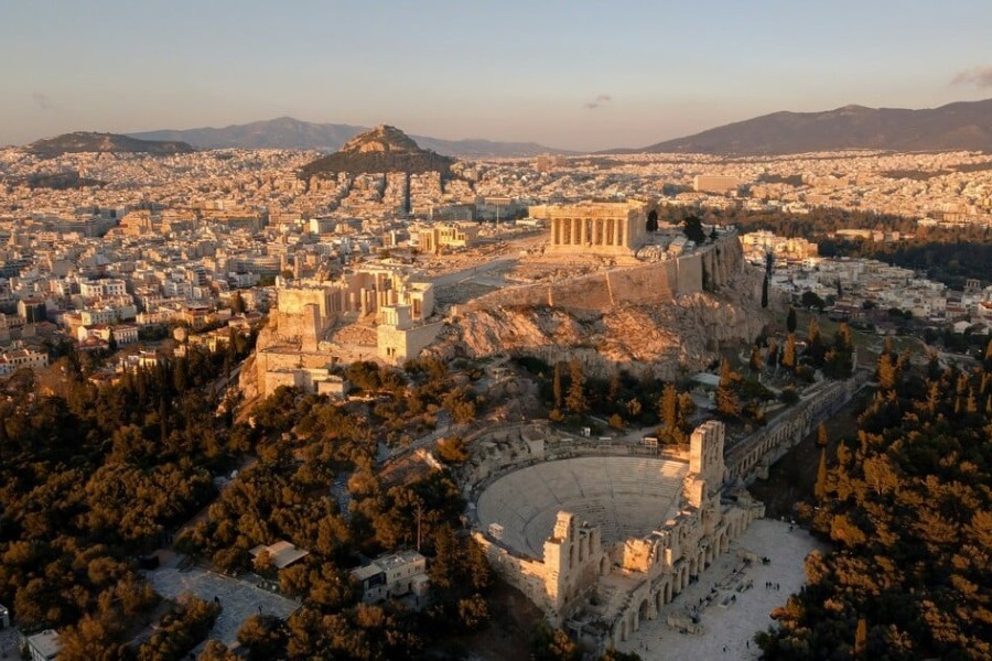 Bloomberg: Η Ελλάδα σχεδιάζει πρόωρη αποπληρωμή μνημονιακών δανείων ύψους 8 δισ. ευρώ