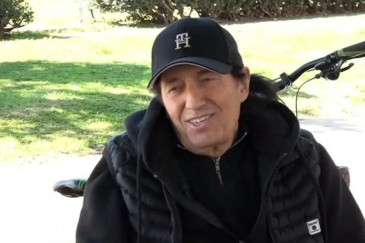 Πασχάλης: «Ανέβηκε στη σκηνή, μου έκανε κεφαλοκλείδωμα και μου ζητούσε επίμονα...»