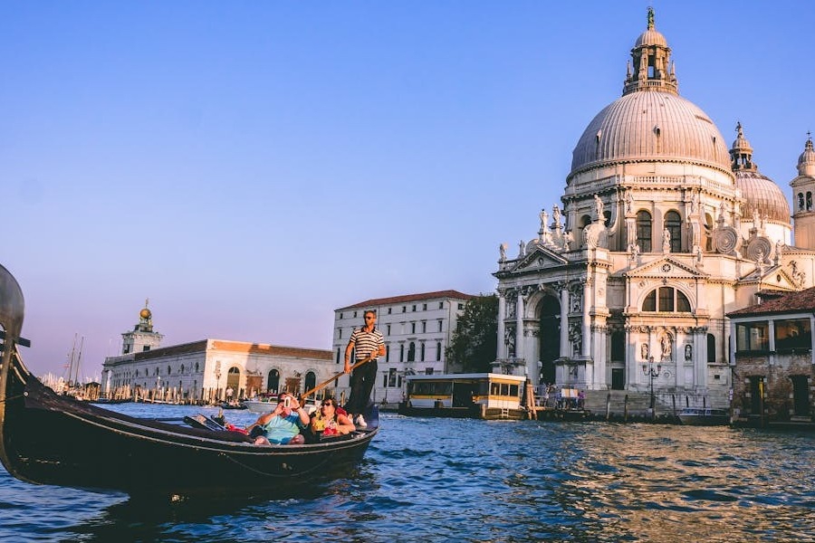 Ιταλία: 15.000 άτομα πλήρωσαν για να εισέλθουν στη Βενετία