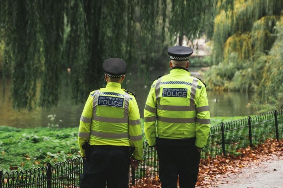 Βρετανία: Θα συλλαμβάνουν όσους μυρίζουν άσχημα