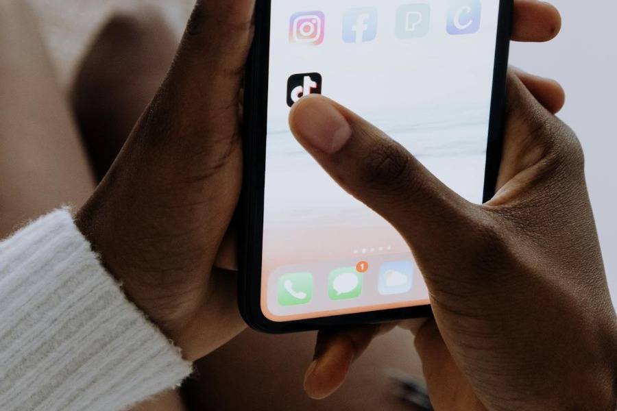 TikTok: Πώς ξοδεύουν εκατομμύρια κάθε μέρα οι χρήστες του;