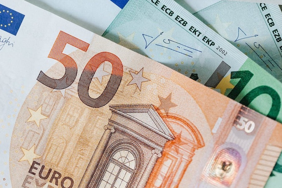 Το χρονοδιάγραμμα για τον καθορισμό του κατώτατου μισθού – Πότε ξεκινά η διαδικασία