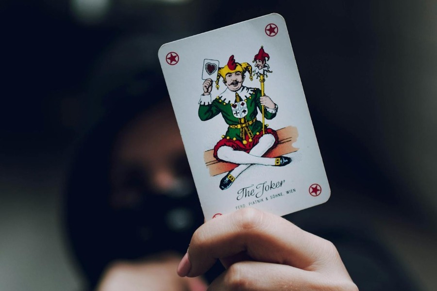 Γιατί υπάρχει ο Τζόκερ στις τράπουλες;