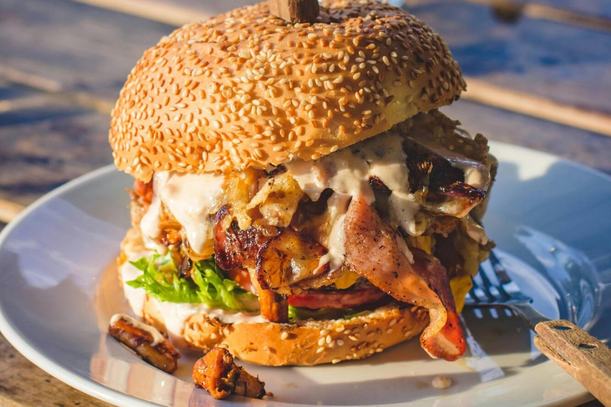 Τα πιο νόστιμα burger στην Αθήνα που δεν γίνεται να μη δοκιμάσεις