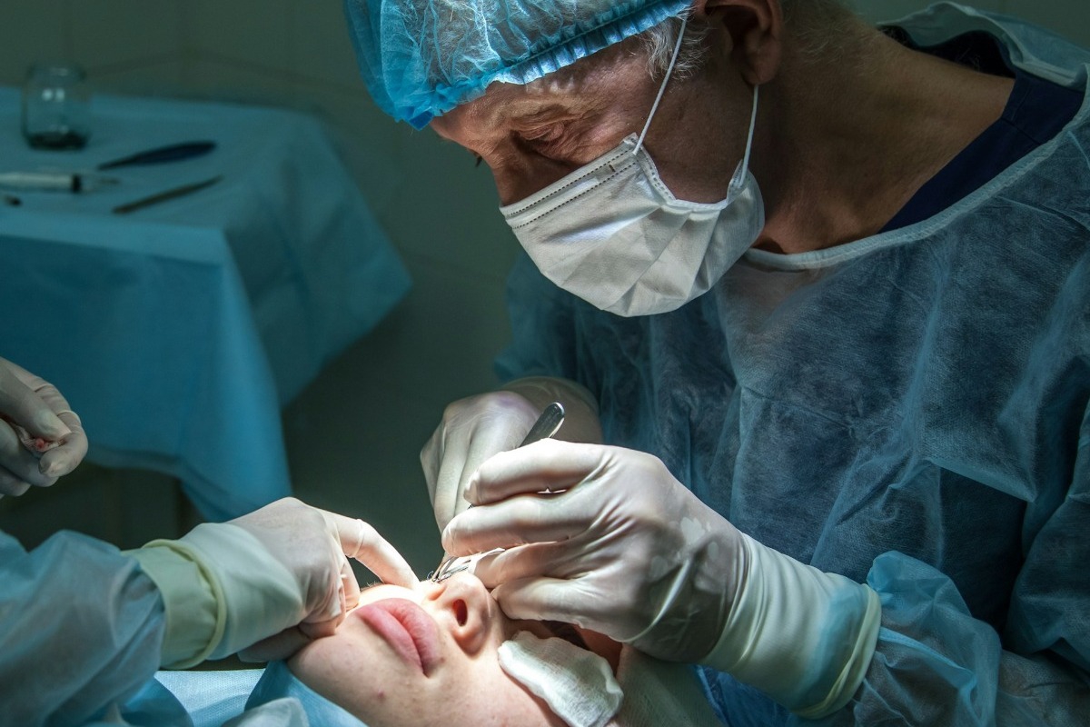 Σήμερα έμαθα: Γιατί ονομάζεται «πλαστική» επέμβαση;