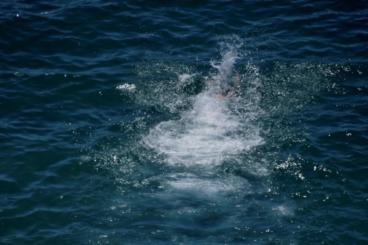 Επτά κολυμβητές «χάθηκαν» στη θάλασσα μέσα σε ένα 24ωρο