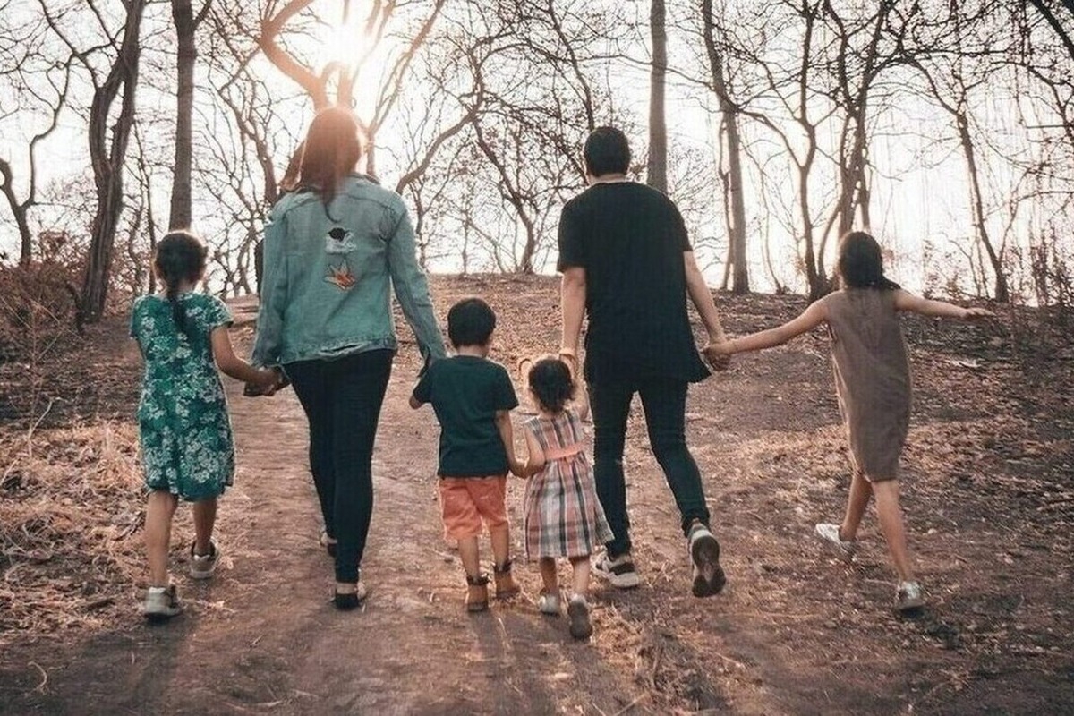 Έρχεται εξίσωση τριτέκνων με πολύτεκνους: Όλα τα προνόμια που θα αποκτήσουν