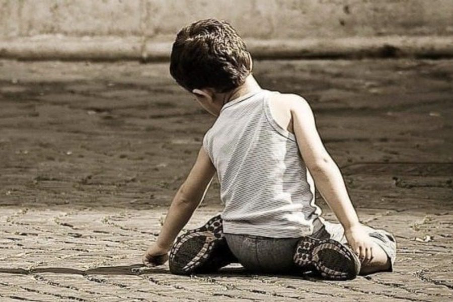 Σοκαριστικό: Ζευγάρι βασάνιζε παιδιά – Τα τάιζαν σαπούνι, τα ανάγκαζαν να κάνουν καυτά ντους