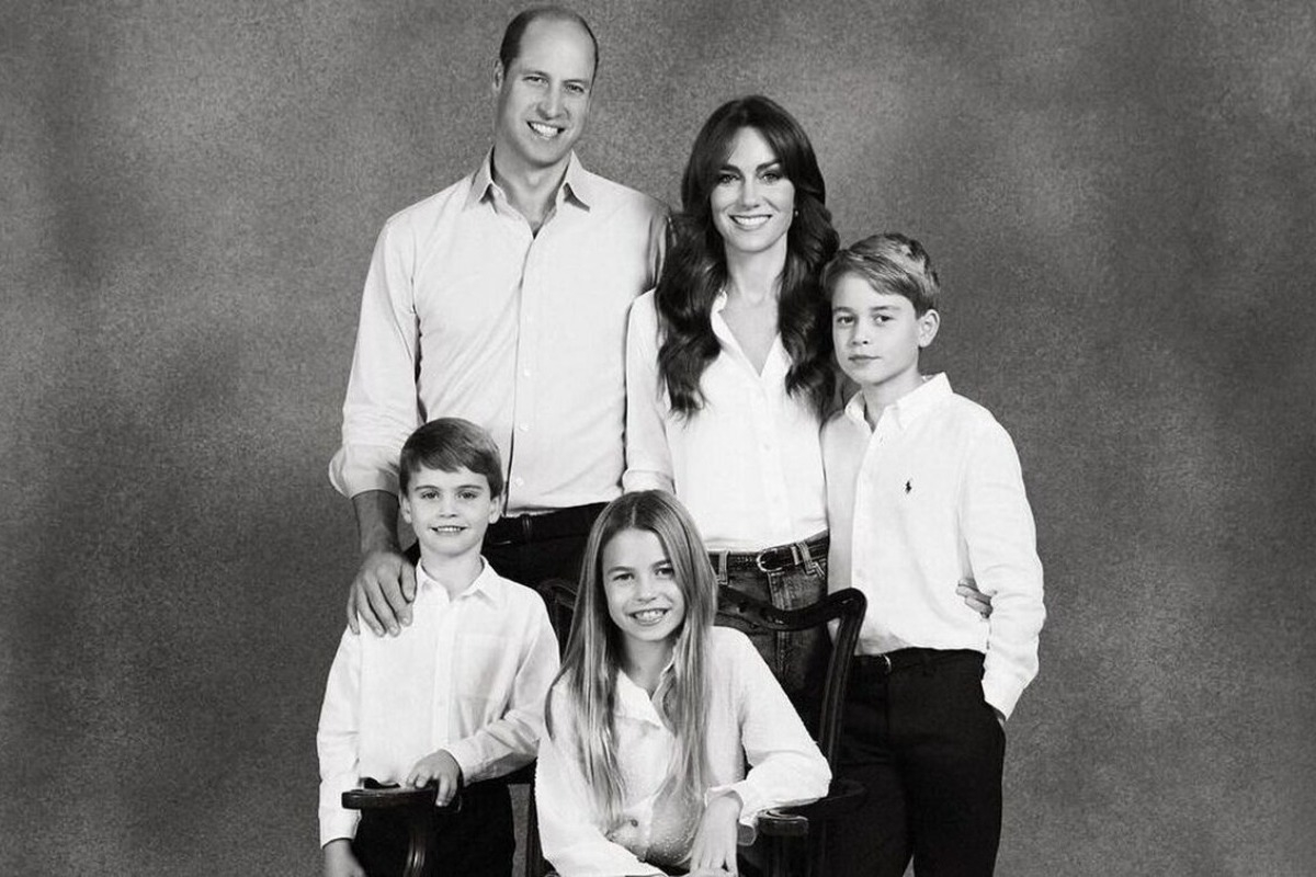 Viral η φωτογραφία της οικογένειας του Ουίλιαμ ‑ Εξαφανίστηκε το δάχτυλο του πρίγκιπα Λούις