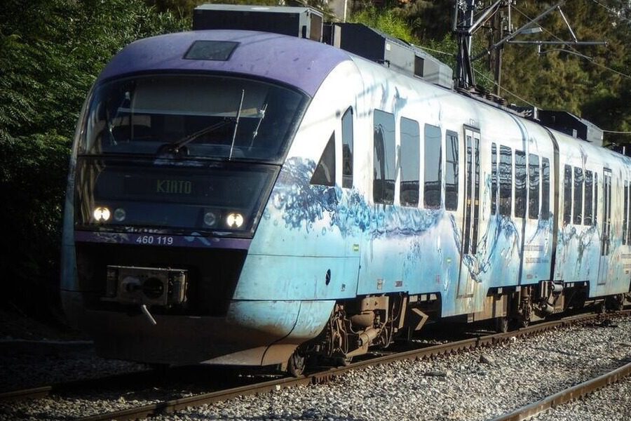 Προαστιακός: Στραβωμένες ράγες στο δρομολόγιο Πάτρα - Ρίο - Εκκενώθηκε τρένο