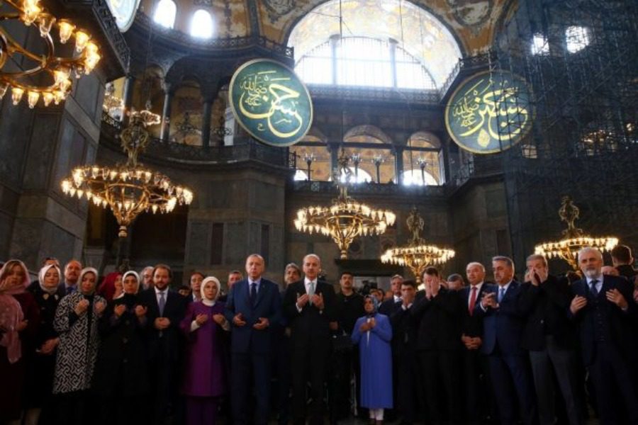 «Δεύτερη άλωση» ‑ Προκλητικό παραλήρημα Ερντογάν με αιχμή την Αγιά Σοφιά