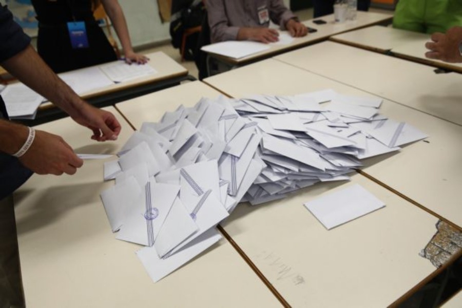 Το συγκινητικό ψηφοδέλτιο για τα Τέμπη: «Στις σημερινές εκλογές δε θα ψηφίσω...» - Έστειλε ένα συγκινητικό μήνυμα και να αποτίσει φόρο τιμής στα 57 θύματα της σιδηροδρομικής τραγωδίας στα Τέμπη