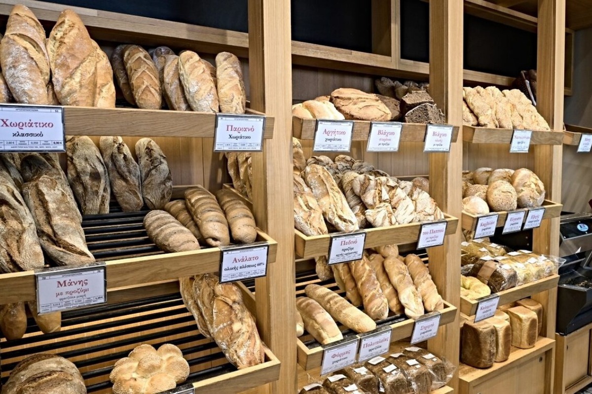 Ακρίβεια: Συνεχίζεται το «ράλι» των ανατιμήσεων στα βασικά αγαθά – Αγωνία για το ψωμί