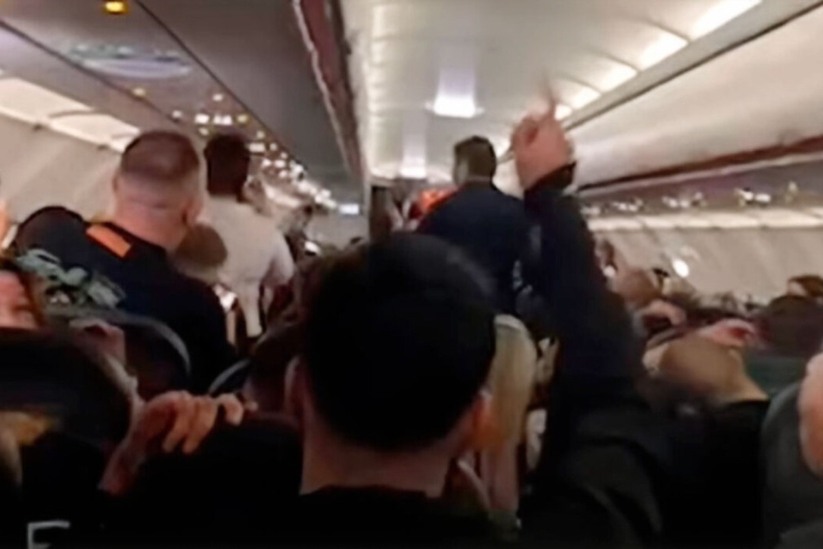 Ζευγάρι προκάλεσε αναγκαστική προσγείωση στο Ηράκλειο