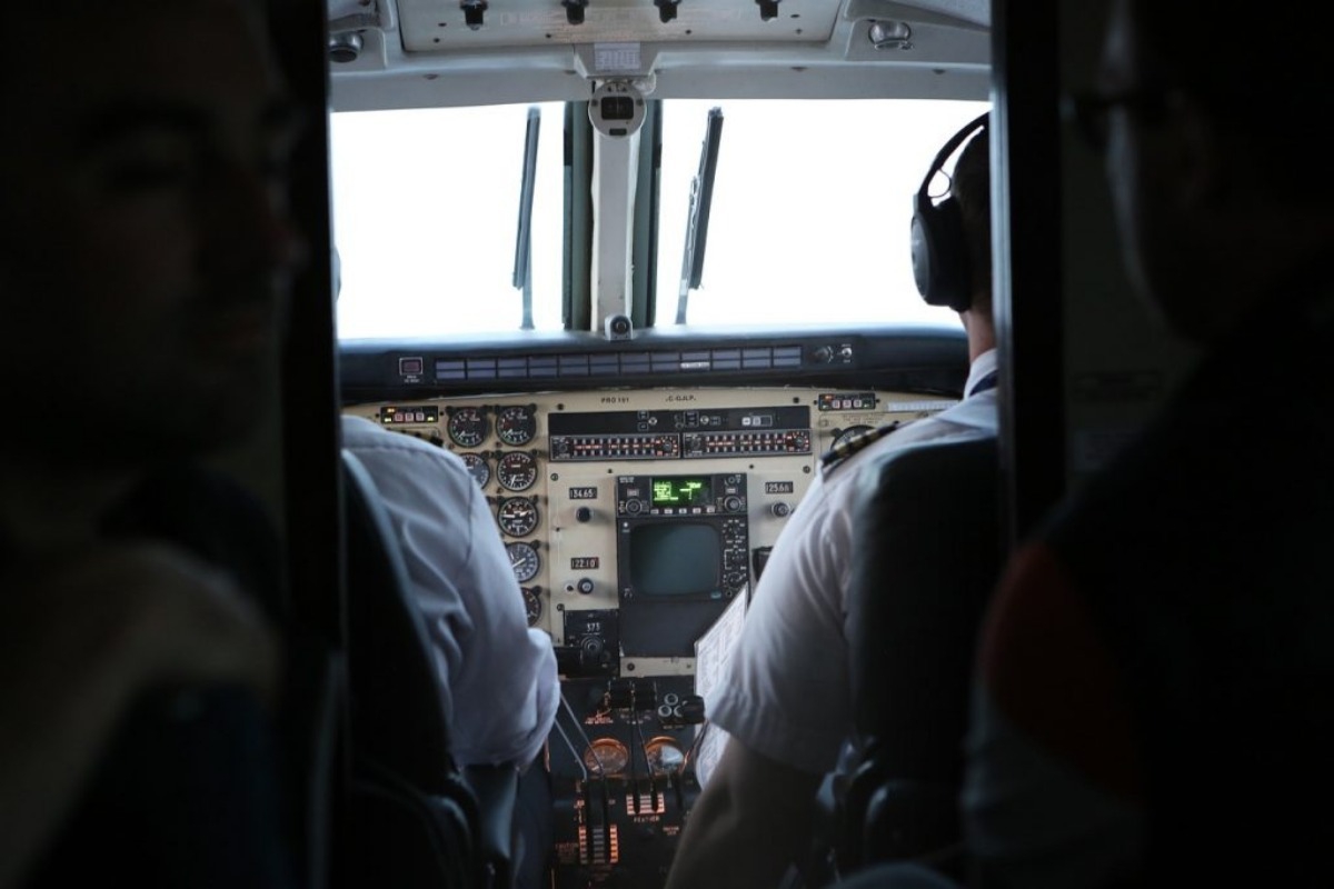 Πιλότος πέθανε εν ώρα πτήσης – Κατέρρευσε στην τουαλέτα του αεροπλάνου