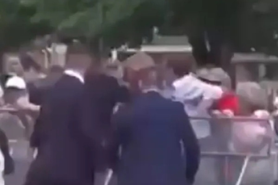 Βίντεο ντοκουμέντο: Η στιγμή που ο δράστης βγάζει όπλο και πυροβολεί τον Ρόμπερτ Φίτσο