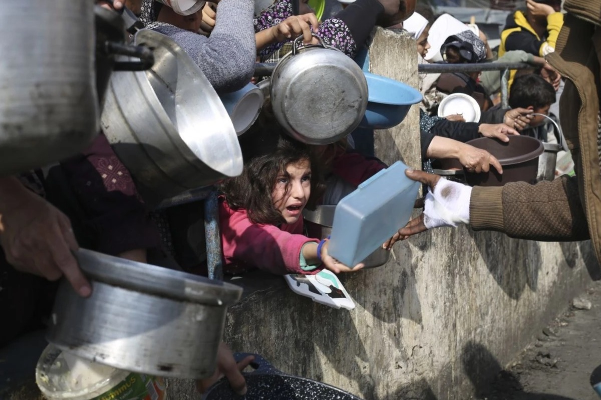 Το Ισραήλ βομβαρδίζει τη Ράφα παρά την εντολή του Διεθνούς Δικαστηρίου – «Δεν έχει μείνει τίποτα πλέον εδώ»