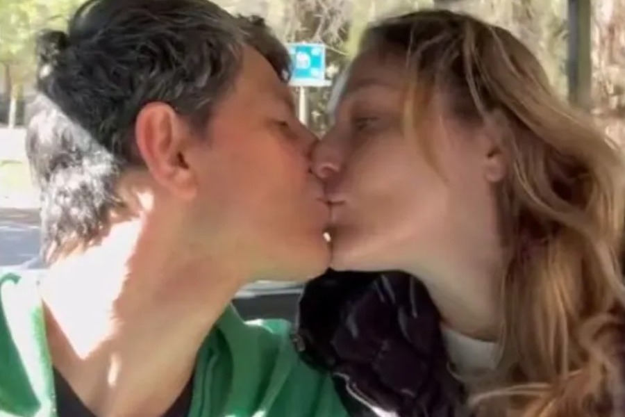 Σάκης Ρουβάς: Το φιλί του με την Κάτια Ζυγούλη στο TikTok