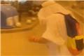 «Σαχάρα» η Καλαμάτα από την αφρικανική σκόνη - Νεαρός βγήκε με κελεμπία στο δρόμο