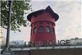 Παρίσι: Έπεσαν τα φτερά του Moulin Rouge