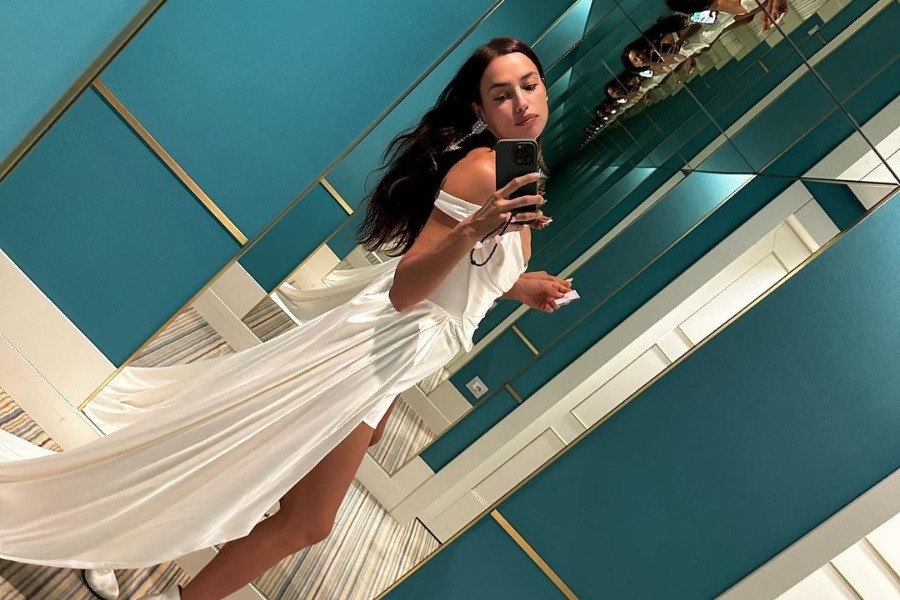 H Irina Shayk φόρεσε ένα διάφανο φόρεμα χωρίς σουτιέν