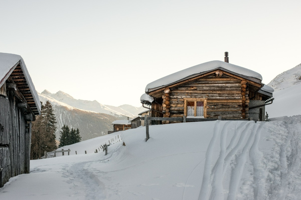Ελβετία: Τέσσερις μέρες μετά τον καύσωνα στην Ελβετία ήρθαν τα χιόνια ‑ Η θερμοκρασία έπεσε 30 βαθμούς!