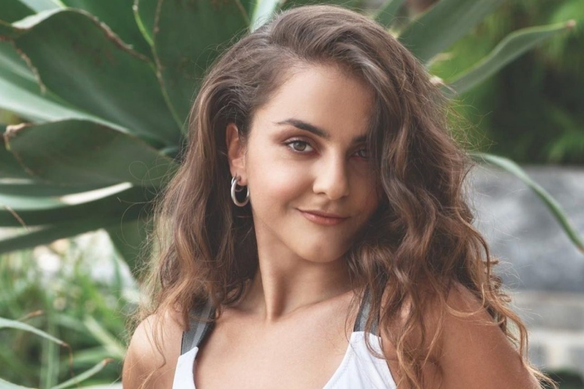 Κοιλιά πλάκα, κορμί λαμπάδα & τέλειες αναλογίες: Η Ζένια Μπονάτσου ποζάρει με μπικίνι και είναι το όνειρο των αντρών