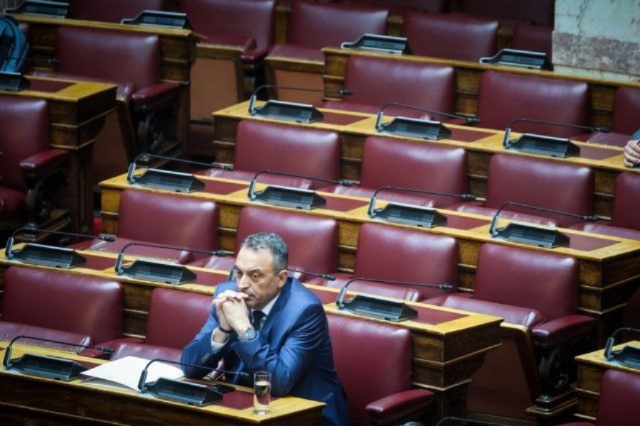 Σπαρτιάτες: Ο Στίγκας διέγραψε τρεις βουλευτές ‑ Κατήγγειλε πρακτικές greek mafia!
