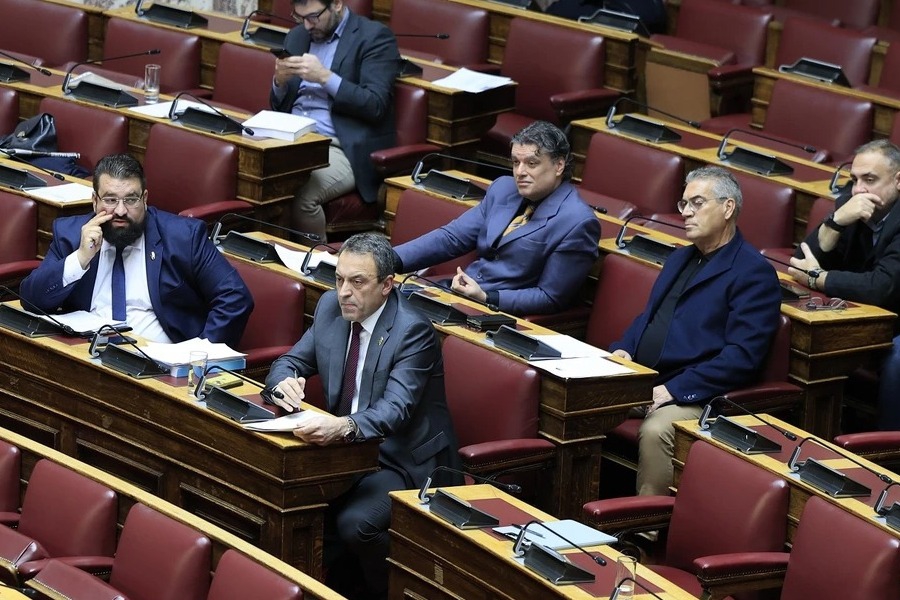 Σπαρτιάτες: Ποιοι ευνοούνται από το ενδεχόμενο μοίρασμα των εδρών και το ακραίο ενδεχόμενο εκλογών