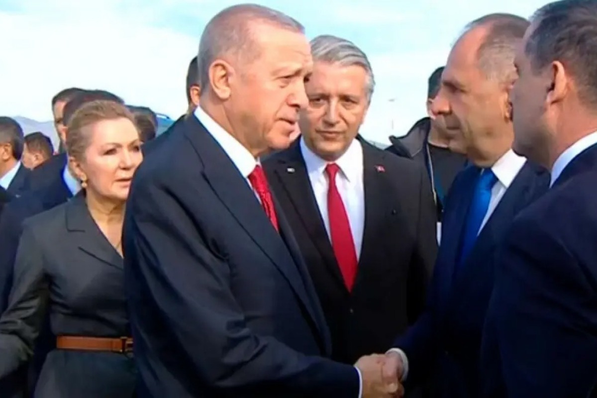 Guardian για επίσκεψη Ερντογάν: Θέλει να αποκαταστήσει τις τεταμένες σχέσεις της Τουρκίας με ...»