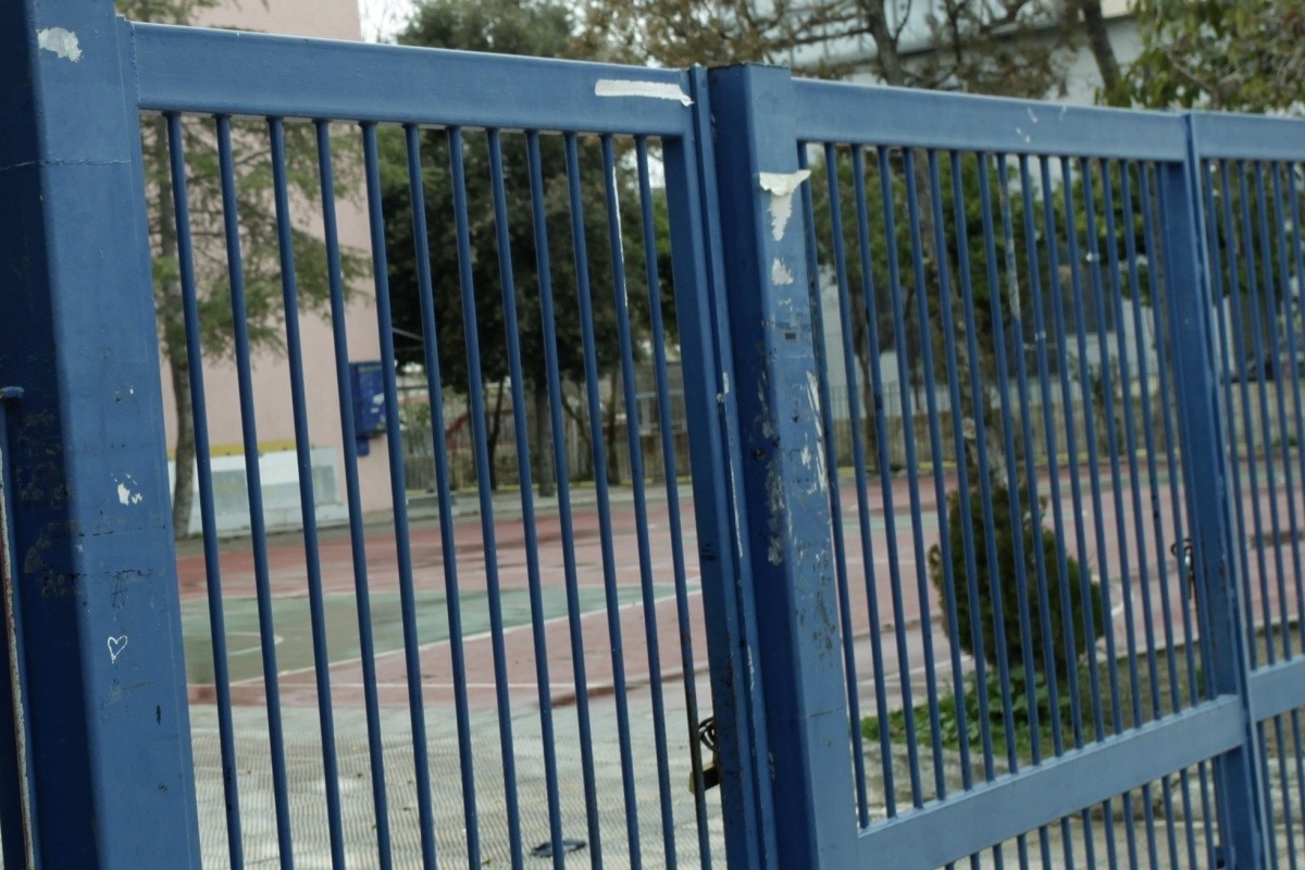 Συνελήφθη γυμναστής σε δημοτικό σχολείο στην Αττική μετά από καταγγελίες γονέων για παρενόχληση μαθητών