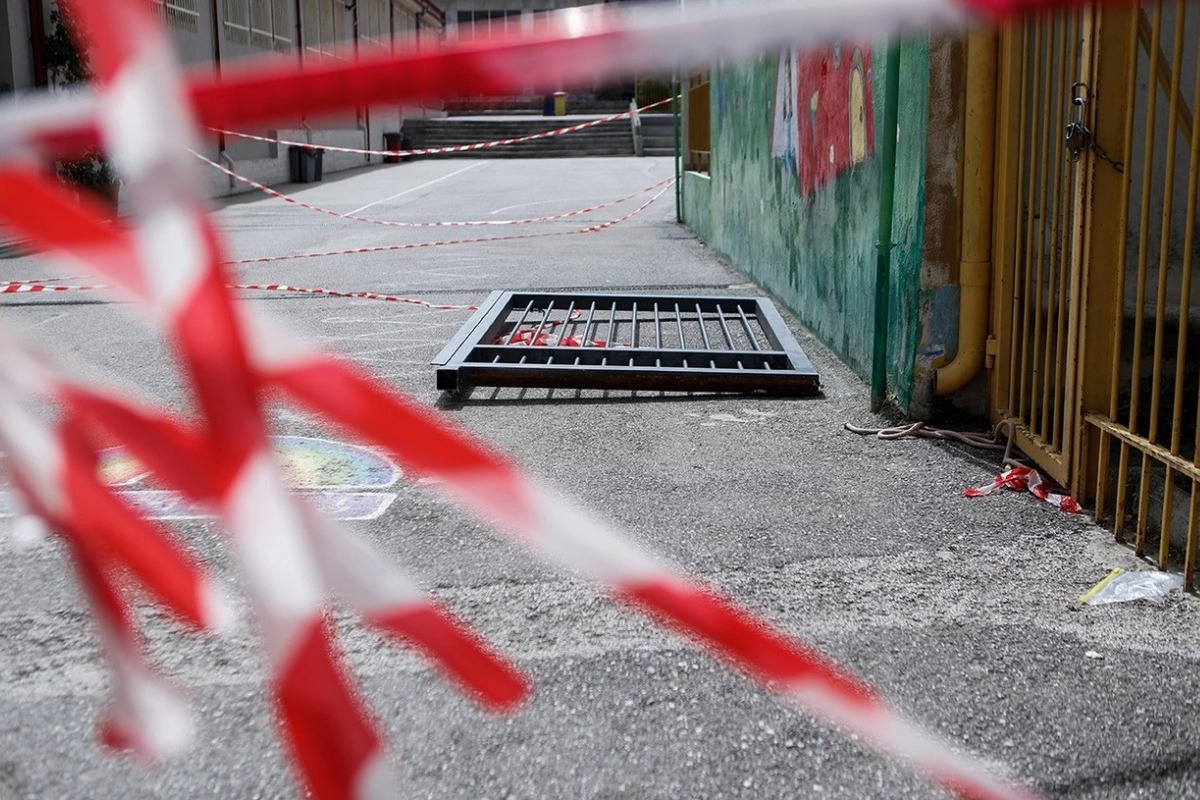 Η ανακοίνωση των γιατρών για τον 9χρονο που καταπλακώθηκε από μεταλλική πόρτα σε σχολείο στην Κηφισιά