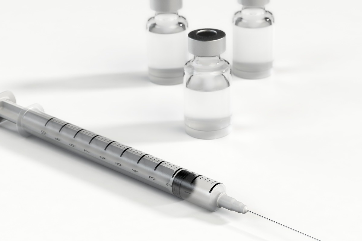 Ξεκινούν οι εμβολιασμοί για τον κοροναϊό ‑ Όλες οι αλλαγές
