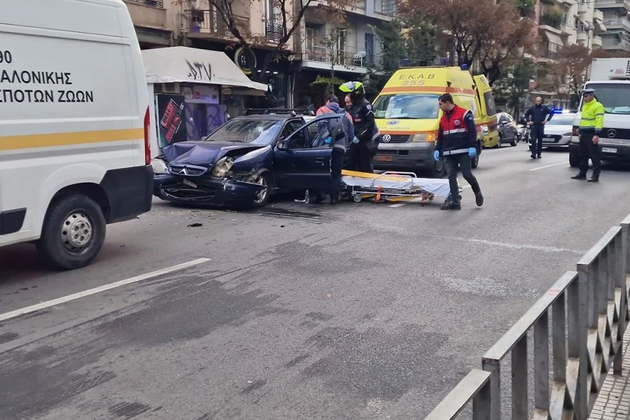 Θεσσαλονίκη: Ανακοπή καρδιάς στο τιμόνι υπέστη ο οδηγός που προκάλεσε την καραμπόλα