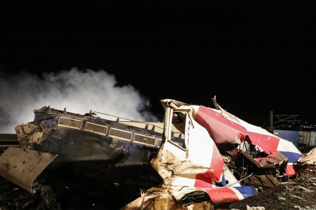 Τέμπη: Νέα διάσταση στις έρευνες ‑ Τρεις εκρήξεις μετά τη σύγκρουση, τα σκοτεινά σημεία