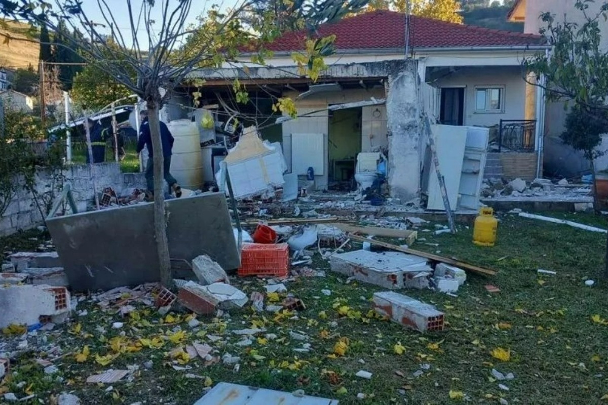 Έκρηξη σε σπίτι στα Τρίκαλα ‑ Τραυματίστηκε σοβαρά ηλικιωμένος