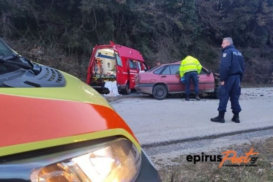 Ιωάννινα: Δύο νεκροί σε σύγκρουση ασθενοφόρου με αυτοκίνητο