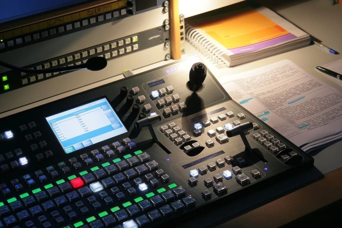 Νεκρό κορυφαίο στέλεχος τηλεοπτικής εκπομπής μετά την έναρξη έρευνας για τα οικονομικά της