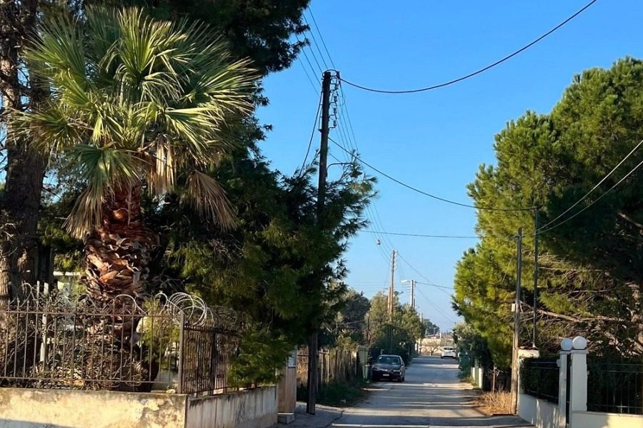 Πυροβολισμοί στη Βούλα: Ανθρωποκυνηγητό για τον εντοπισμό των δραστών που τραυμάτισαν 16χρονο