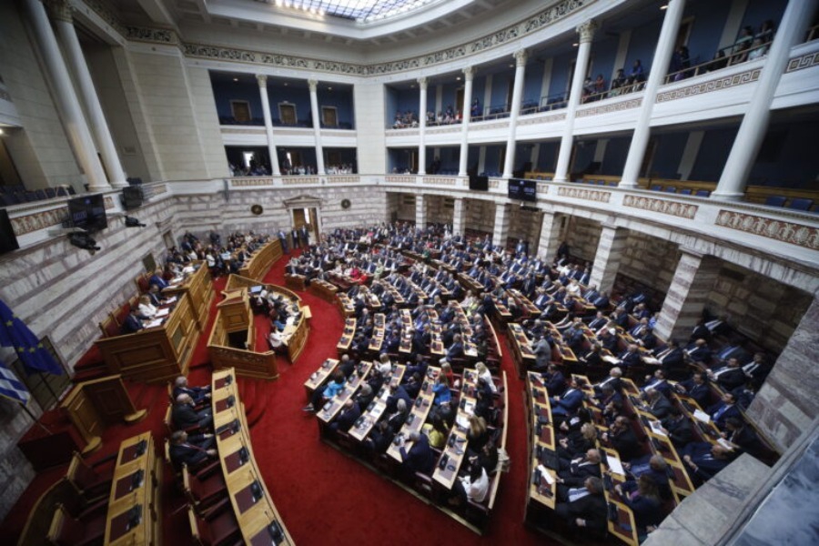 Η χωροταξία της Βουλής ‑ Πώς τοποθετήθηκαν τα κόμματα