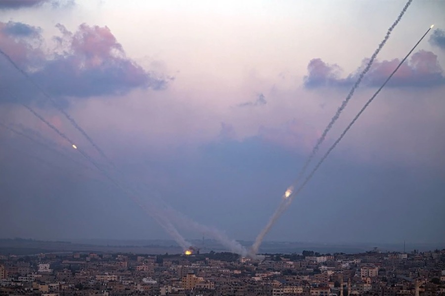 Ήχησαν οι σειρήνες στο Τελ Αβίβ: Η Χαμάς εκτόξευσε ρουκέτες βαθιά μέσα στο ισραηλινό έδαφος